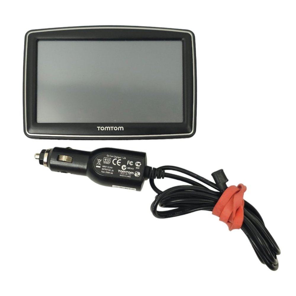 Tom Tom XXL IQ Routes Edition GPS Navigation System Portable Bundle TESTED WORKS